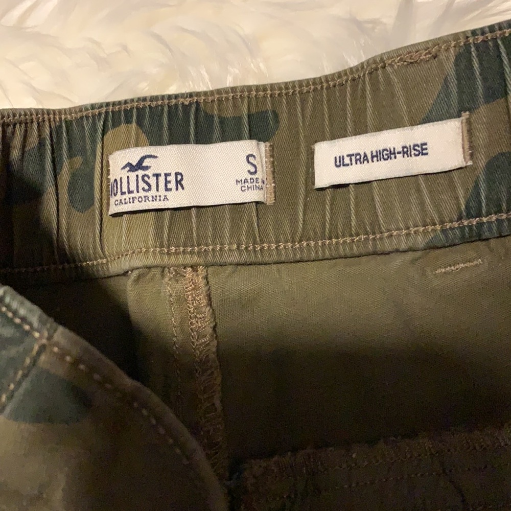 5 for $25🎈 Hollister camo ultra high rise camo pants - Picture 5 of 7